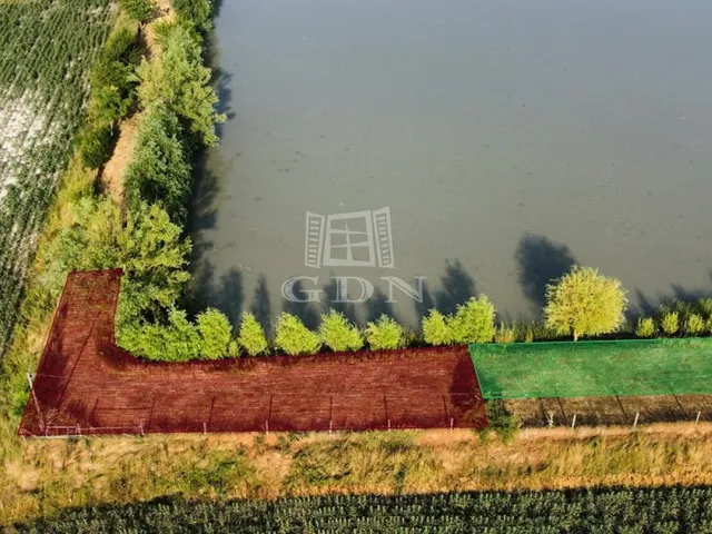 Eladó üdülő és hétvégi ház Madocsa 300 nm