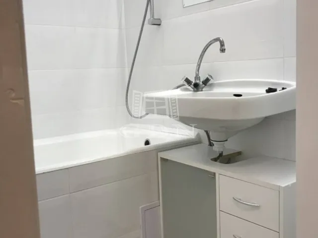 Eladó lakás Budapest III. kerület 52 nm