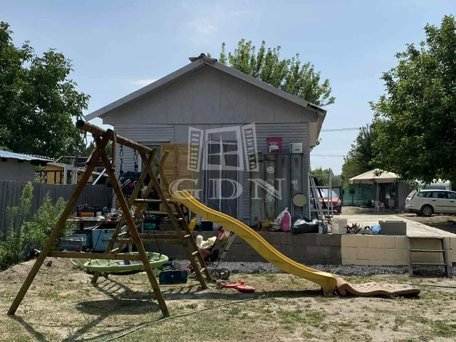 Eladó üdülő és hétvégi ház Budapest XXI. kerület, Háros 32 nm