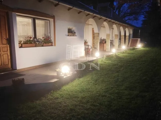 Eladó ház Isaszeg 190 nm