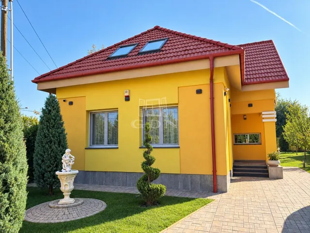 Eladó ház Üllő 205 nm