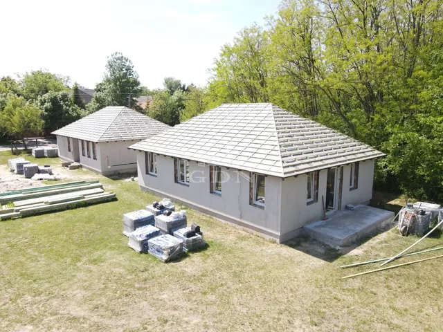 Eladó ház Veresegyház, Revetek 93 nm