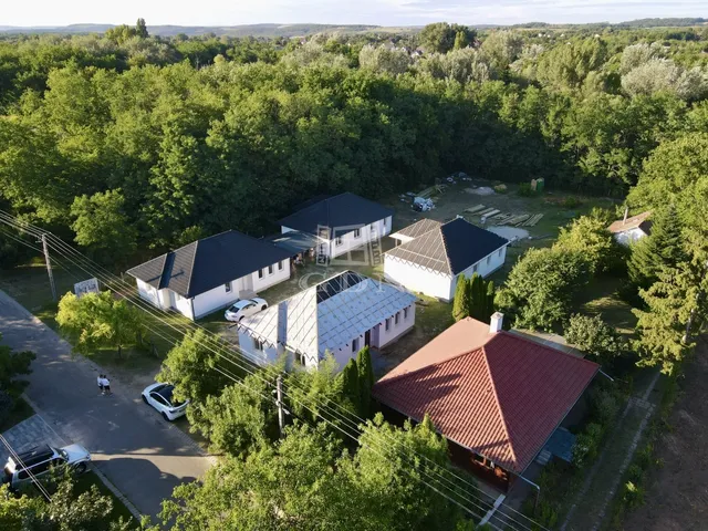 Eladó ház Veresegyház, Revetek 93 nm