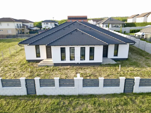 Eladó ház Nagytarcsa 103 nm