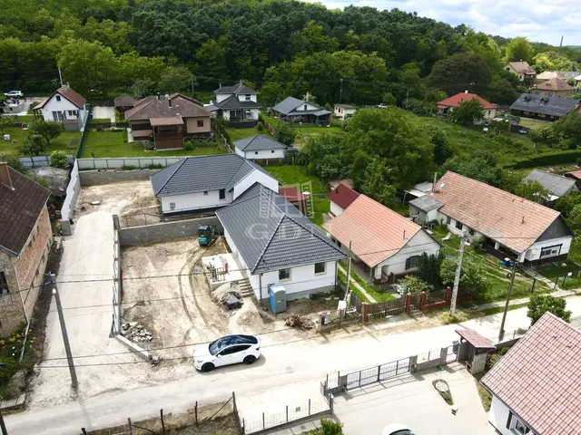 Eladó ház Mende 91 nm