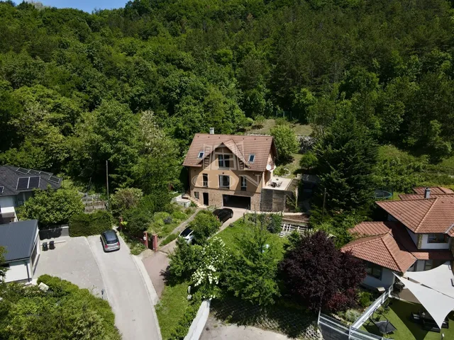 Eladó ház Csabdi 195 nm
