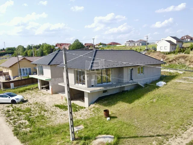 Eladó ház Hatvan 150 nm