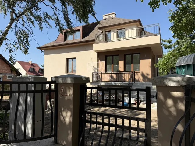 Eladó ház Budapest XVII. kerület, Rákoscsaba 350 nm