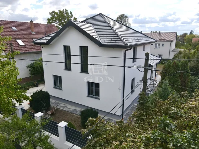 Eladó ház Budapest XVI. kerület, Sashalom 232 nm