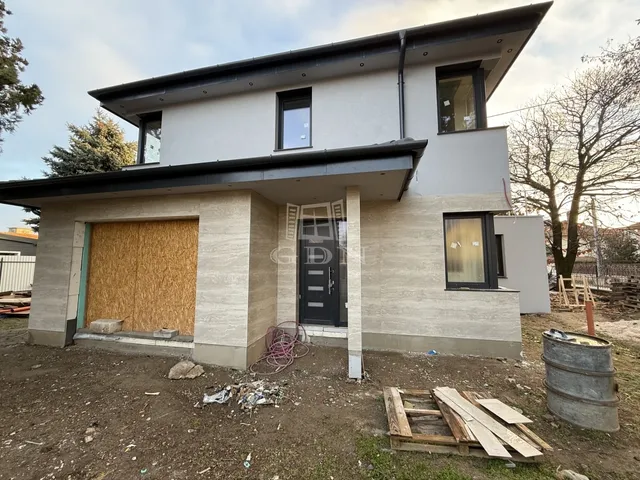 Eladó ház Budapest XVI. kerület, Sashalom 205 nm