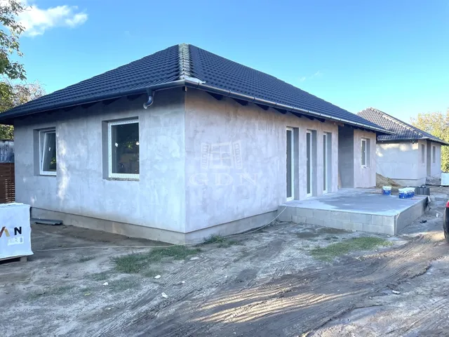 Eladó ház Mende 93 nm