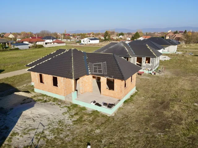 Eladó ház Gyöngyöshalász 97 nm