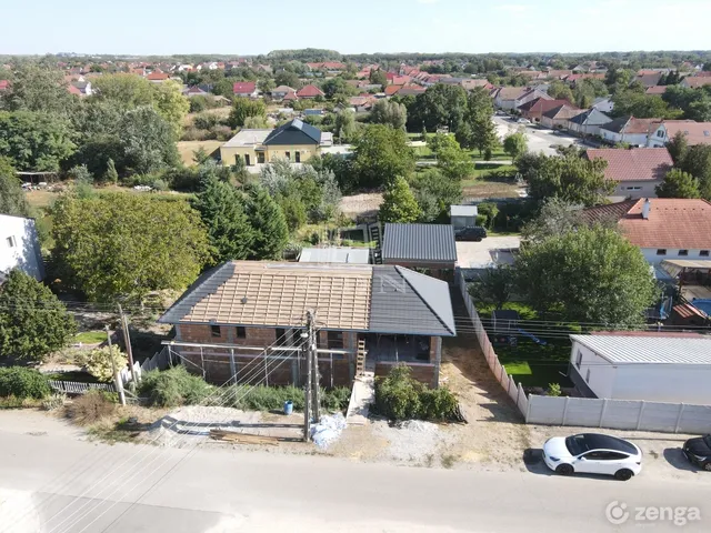 Eladó ház Újhartyán 223 nm