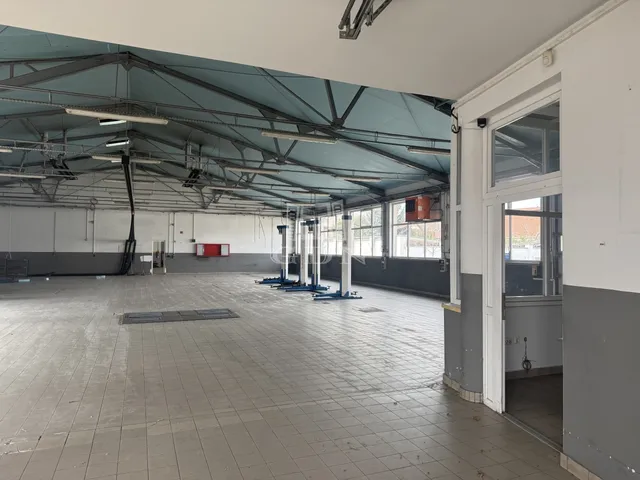 Kiadó kereskedelmi és ipari ingatlan Szolnok 940 nm
