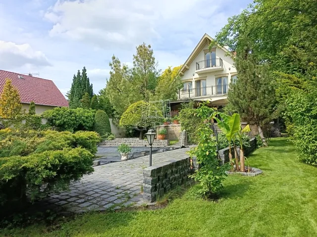 Eladó ház Mogyoród 260 nm