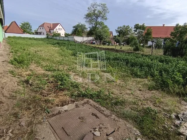 Eladó telek Veresegyház, Fővég 698 nm
