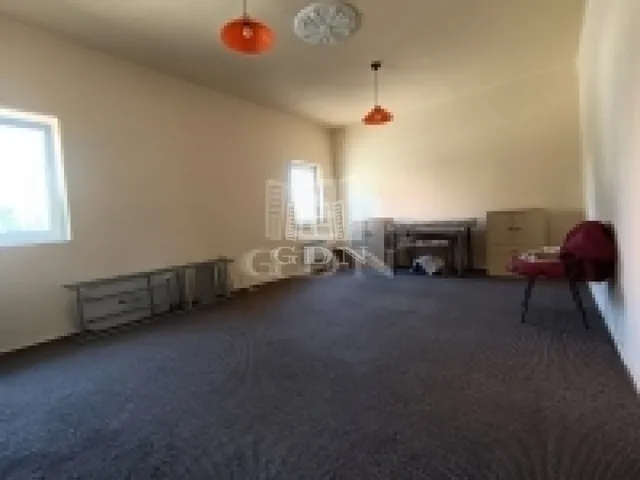 Eladó kereskedelmi és ipari ingatlan Veresegyház, Táborhely 70 nm