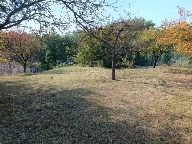 Eladó telek Mogyoród 714 nm