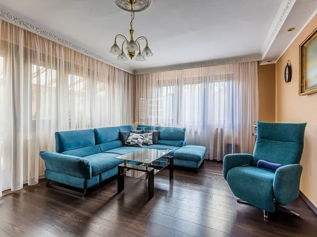 Eladó ház Dunakeszi 240 nm