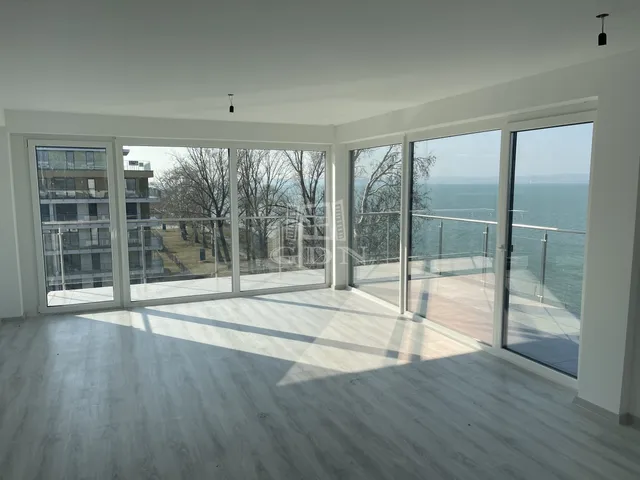 Eladó lakás Siófok, Ezüstpart 53 nm