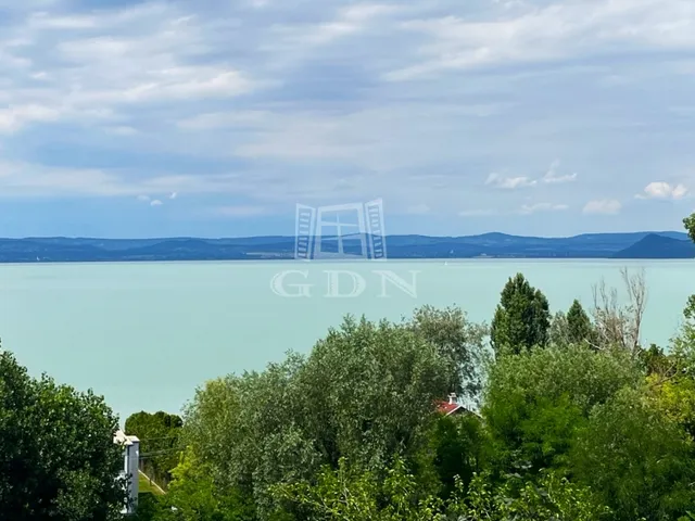 Eladó telek Balatonszárszó 1045 nm