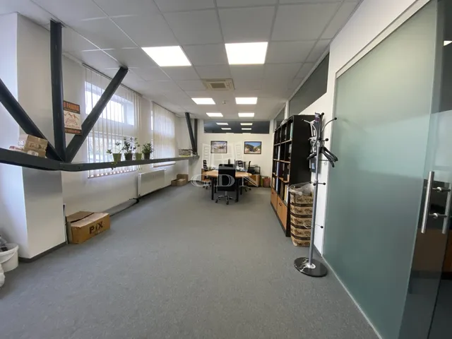 Kiadó kereskedelmi és ipari ingatlan Budapest XI. kerület, Albertfalva 96 nm