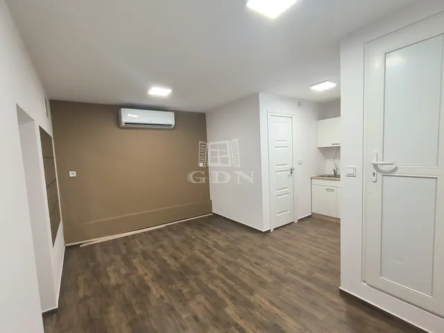 Kiadó kereskedelmi és ipari ingatlan Budapest IX. kerület 13 nm