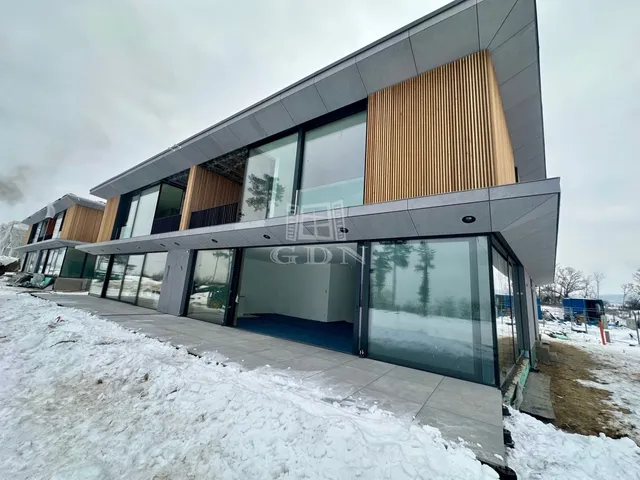 Eladó lakás Balatonföldvár 208 nm