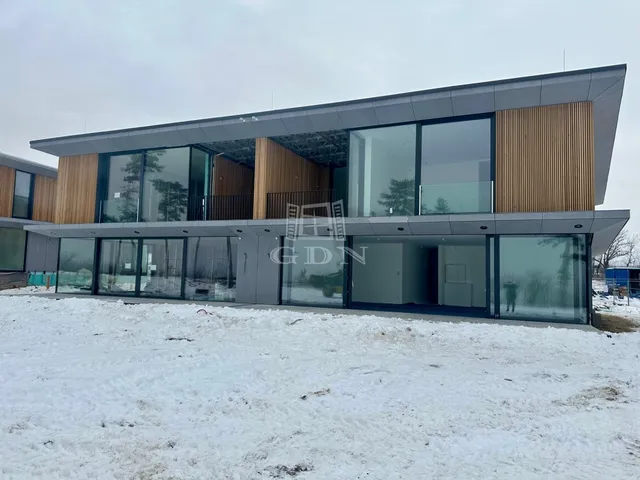 Eladó lakás Balatonföldvár 208 nm