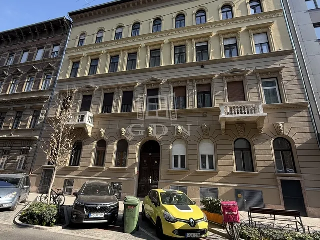 Eladó lakás Budapest VI. kerület 71 nm