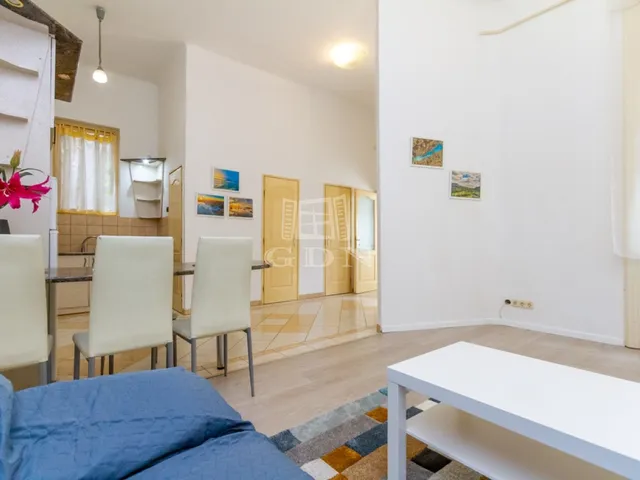 Eladó lakás Budapest VI. kerület 65 nm