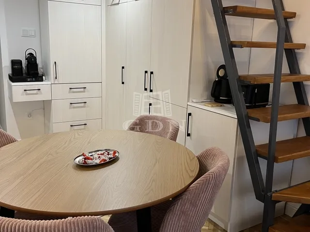 Eladó lakás Budapest VI. kerület 30 nm