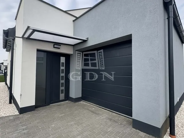 Eladó ház Budapest XVIII. kerület, Almáskert 141 nm