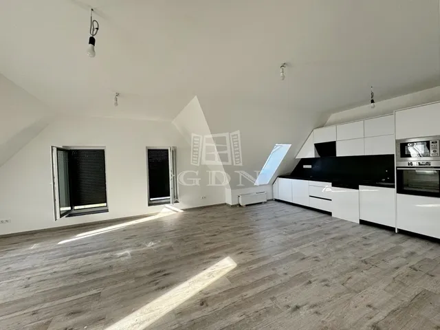 Kiadó lakás Budapest XVII. kerület, Rákoshegy 120 nm