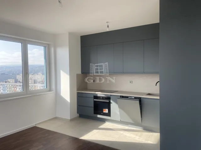 Eladó lakás Budapest III. kerület 92 nm