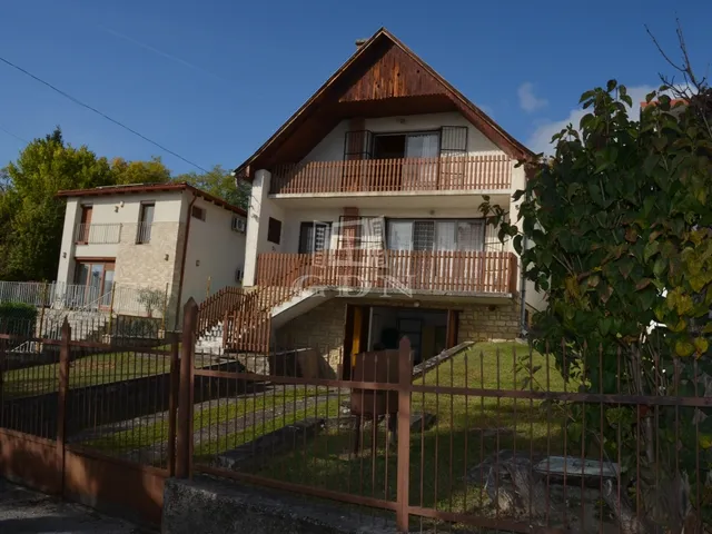 Eladó üdülő és hétvégi ház Szentendre, Tyúkosdűlő 116 nm