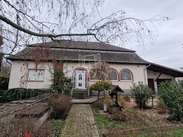 Eladó ház Boldog 136 nm