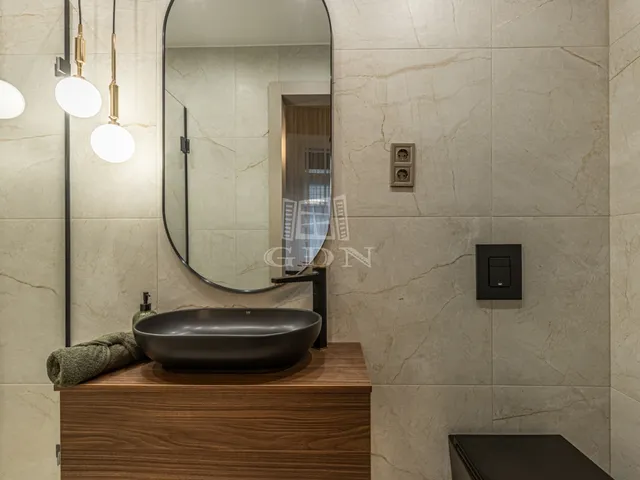 Eladó lakás Budapest VII. kerület 98 nm