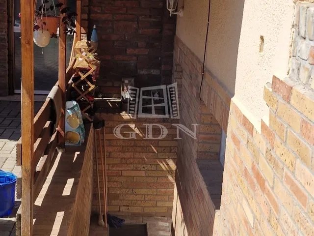 Eladó ház Tiszakécske 260 nm