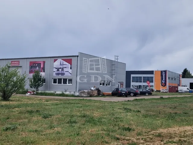 Eladó kereskedelmi és ipari ingatlan Hatvan 4926 nm