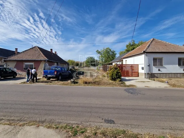 Eladó telek Zagyvaszántó 878 nm