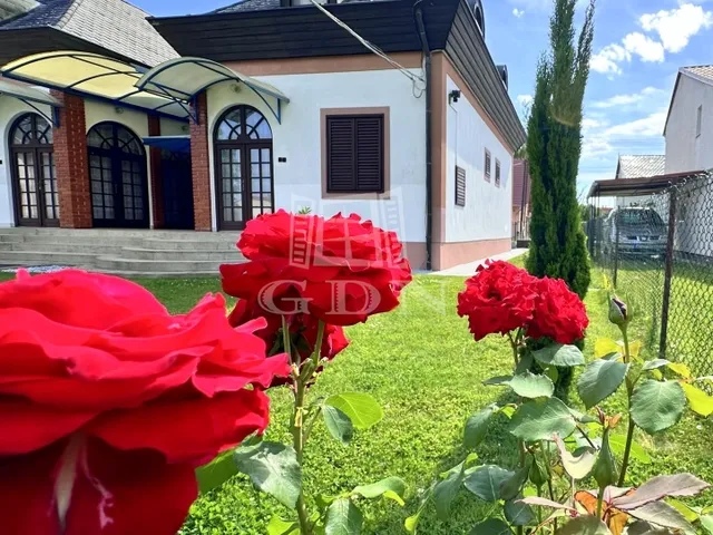 Eladó ház Balatonberény 259 nm