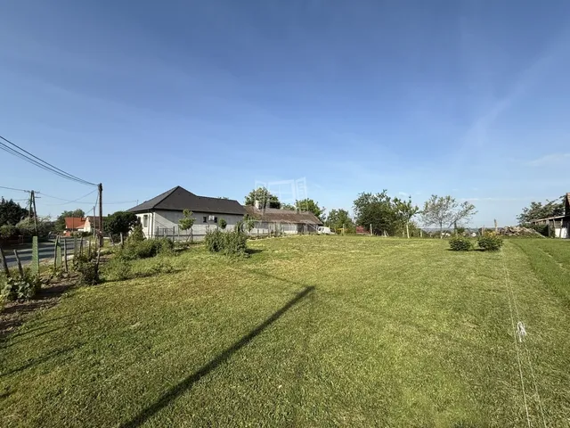 Eladó telek Zalaegerszeg, Szenterzsébethegy 1356 nm