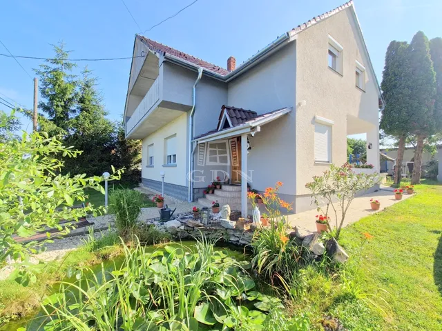 Eladó ház Alsórajk 178 nm
