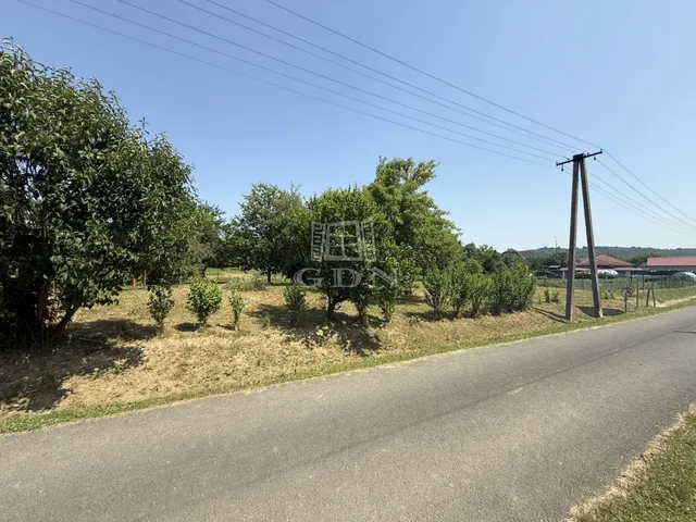 Eladó telek Böde 758 nm