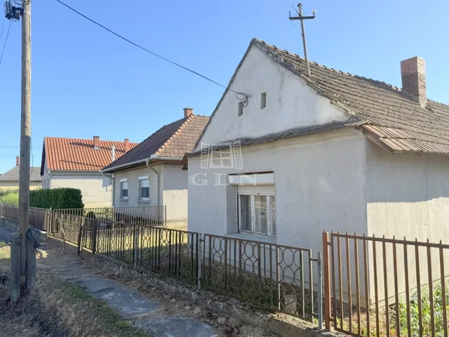 Eladó ház Kisbucsa 65 nm