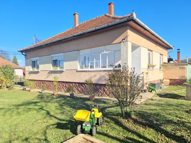 Eladó ház Kávás 94 nm