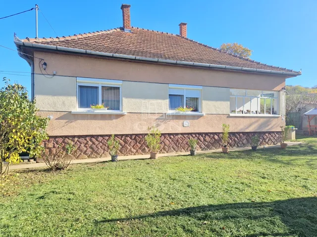 Eladó ház Kávás 94 nm