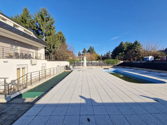 Eladó kereskedelmi és ipari ingatlan Hévíz 600 nm