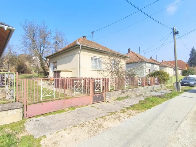 Eladó ház Csatár 65 nm